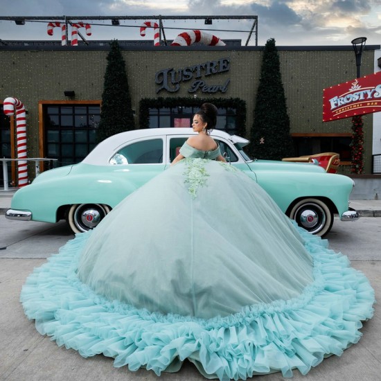 Ball Gowns Sage Green Quinceanera Dresses for Girls Sweetheart Appliques Lacing up Vestido De 15 Anos