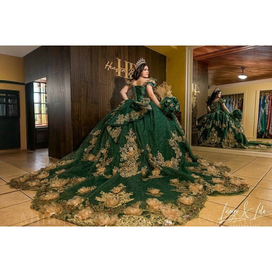 Off Shoulder Emerald Green Quinceanera Dress Sweet 15 Gowns Lace Appliques Wear Pageant Sweetheart Neck 2024 Ball Gown Princess Dresses