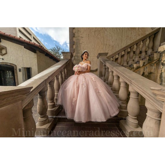 Off Shoulder Instagram Gowns Pink Quince Dress Vestidos De 15 Anos Lace Appliques Sweetheart Neck Birthday Party Dresses