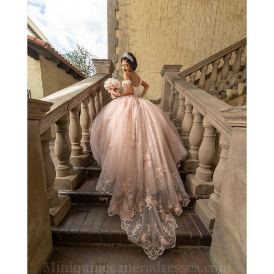 Off Shoulder Instagram Gowns Pink Quince Dress Vestidos De 15 Anos Lace Appliques Sweetheart Neck Birthday Party Dresses