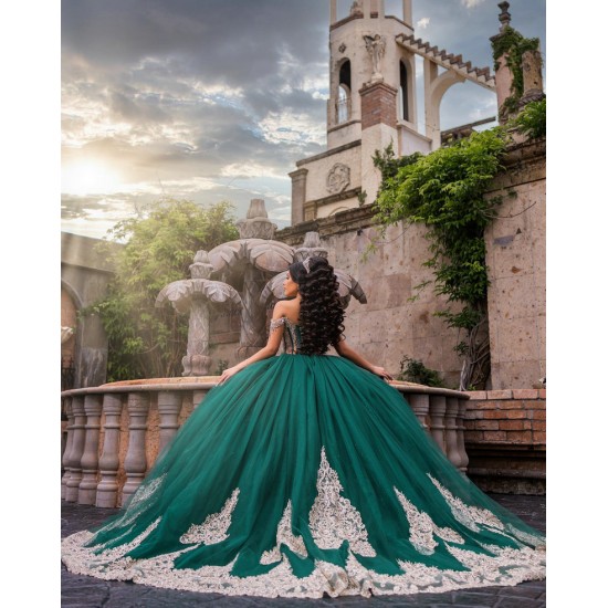 Off Shoulder Emerald Green Quince Dress Sheer Bodice Vestidos De 15 Anos Lace Appliques Sequin Birthday Party Dress