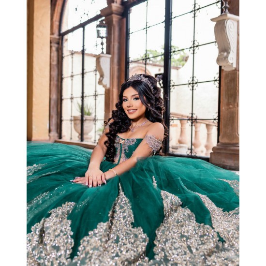 Off Shoulder Emerald Green Quince Dress Sheer Bodice Vestidos De 15 Anos Lace Appliques Sequin Birthday Party Dress