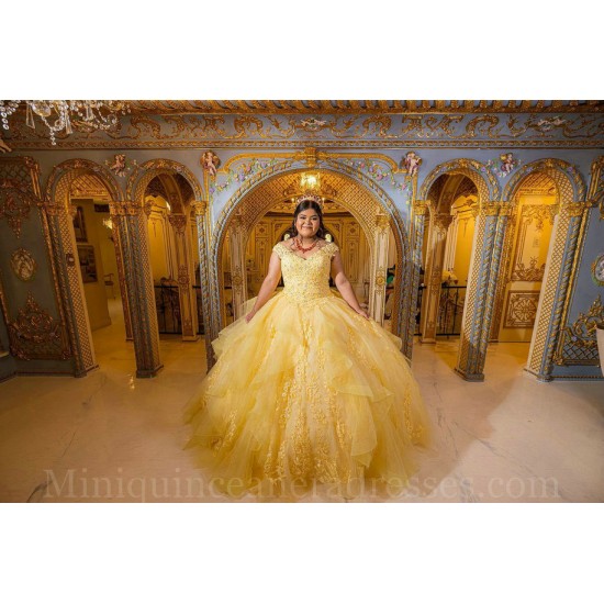 V Neck Gold Quinceanera Dress Off Shoulder Sweet 15 Gowns Lace Appliques Vestidos De 15 Anos Ruffled 2024 Instagram Gowns