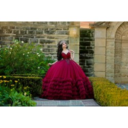 Sleeveless Burgundy Quince Dress Lace Appliques Vestidos De 15 Anos V Neck Instagram Gowns Ruffled Birthday Party Dresses