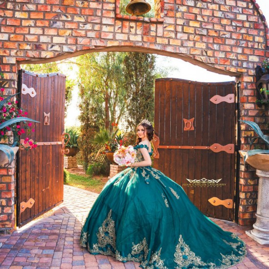 Off Shoulder Emerald Green Vestidos De 15 Anos Lace Appliques Quince Dresses Sweetheart Neck Birthday Party Dress