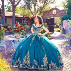 Off Shoulder Emerald Green Vestidos De 15 Anos Lace Appliques Quince Dresses Sweetheart Neck Birthday Party Dress