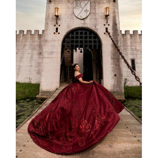 Off Shoulder Burgundy Quince Dress Sweetheart Neck Girls Sweet 16 Dresses Lace Appliques Vestidos De 15 Anos