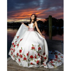 V Neck Vestidos De 15 Anos Sleeveless White Quince Dress Princess Quinceanera Dresses With Flowers Embroidered