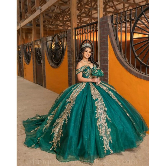 Off Shoulder 15 Anos Emerald Green Quince Dress V Neck Girl Birthday Gowns Lace Appliques Sweet 15 Gowns